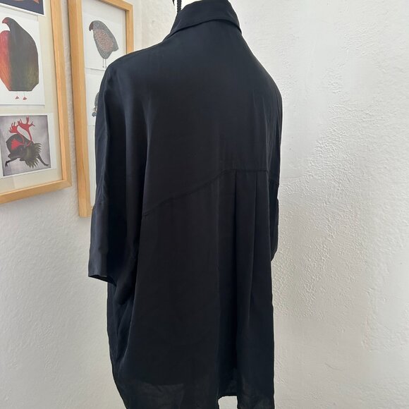 Vince black flowy silk bouse short sleeve size large - Picture 6 of 8